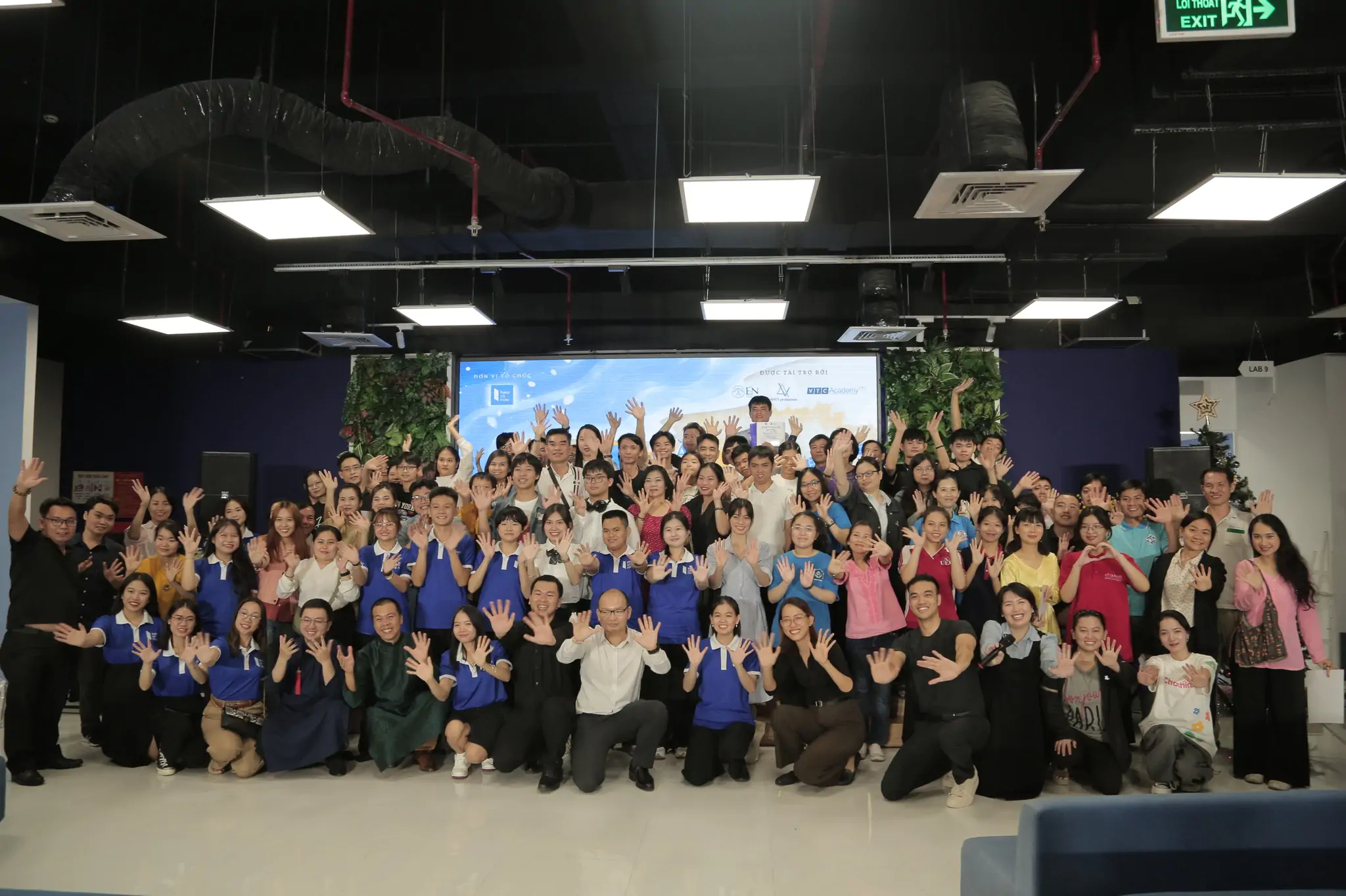 hear-us-now-tam-ngung-hoat-dong-25